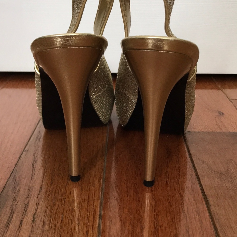 Gold slingback peeptoe Guess stilettos - Picture 3 of 7
